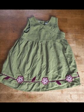 Vintage Sage Green sleeveless corduroy dress with floral embroidered applique